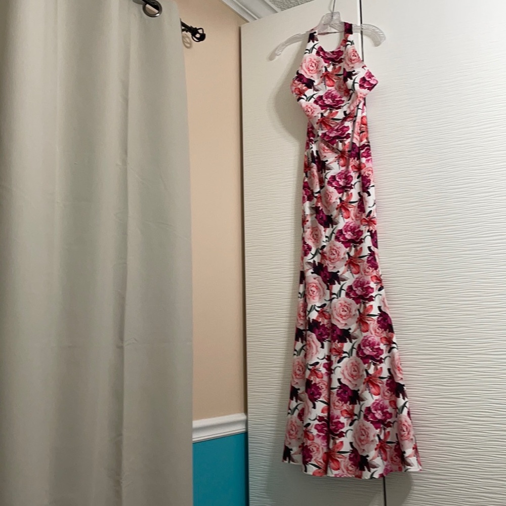 L’ATISTE Floral Halter Gown